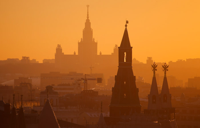 У топ-3 увійшли МГУ, МІФІ і СПбДУ   Вид на головний будинок МДУ   Фото: Reuters   Москва